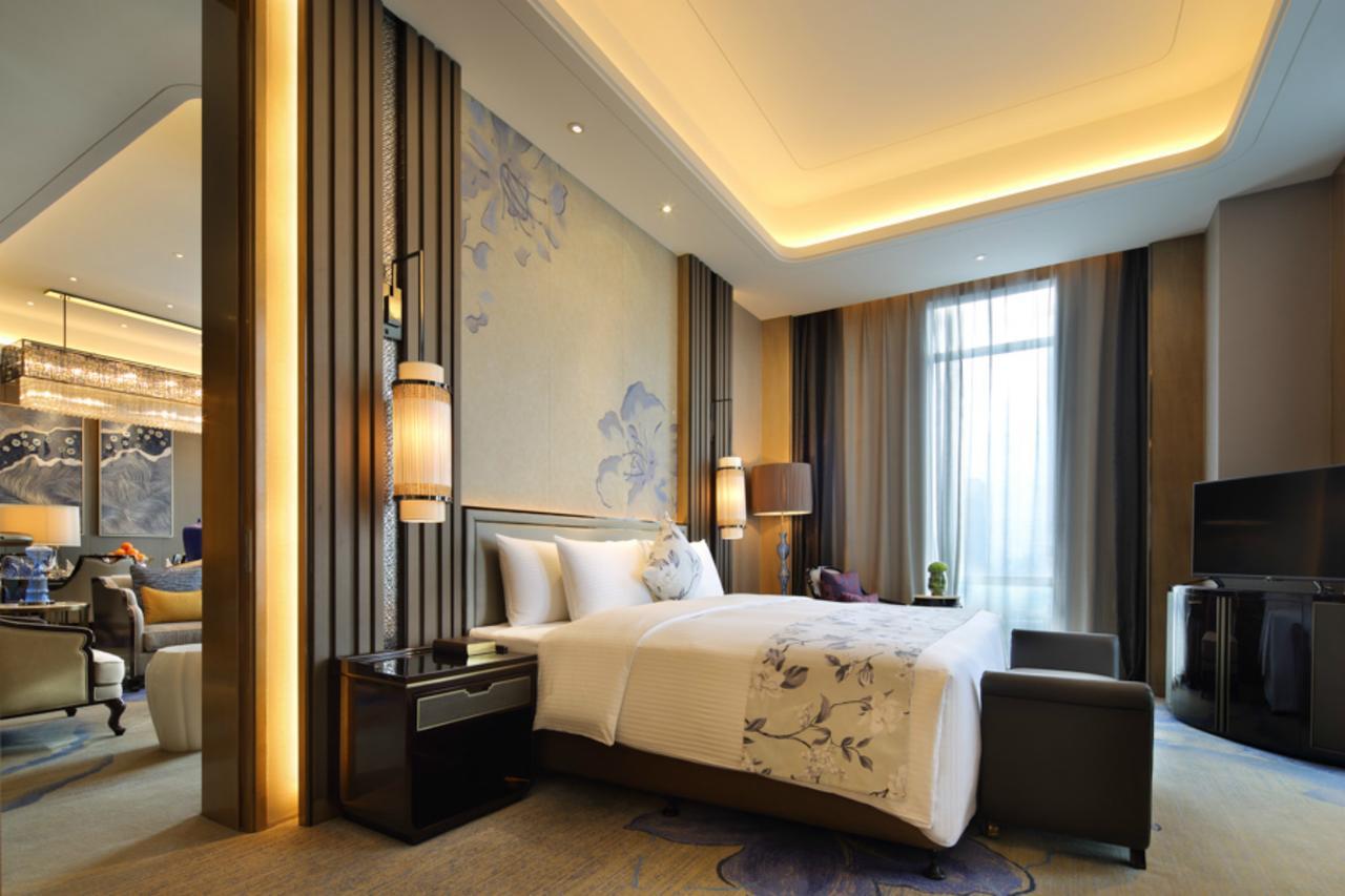 Wanda Realm Liuzhou Hotel Exterior photo